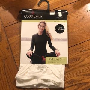 CuddlDuds NWT crème/ off white shirt